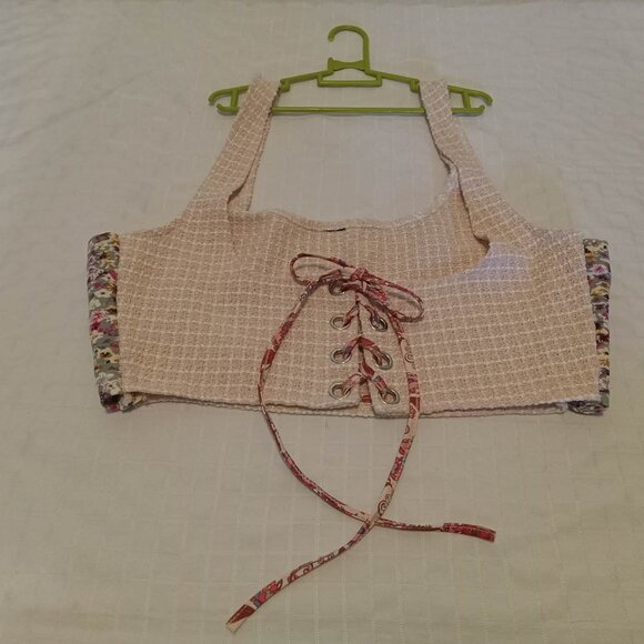 Very pretty redesigned lace-up tank top in polyester and wool, non-stretch - Picture 1 of 6